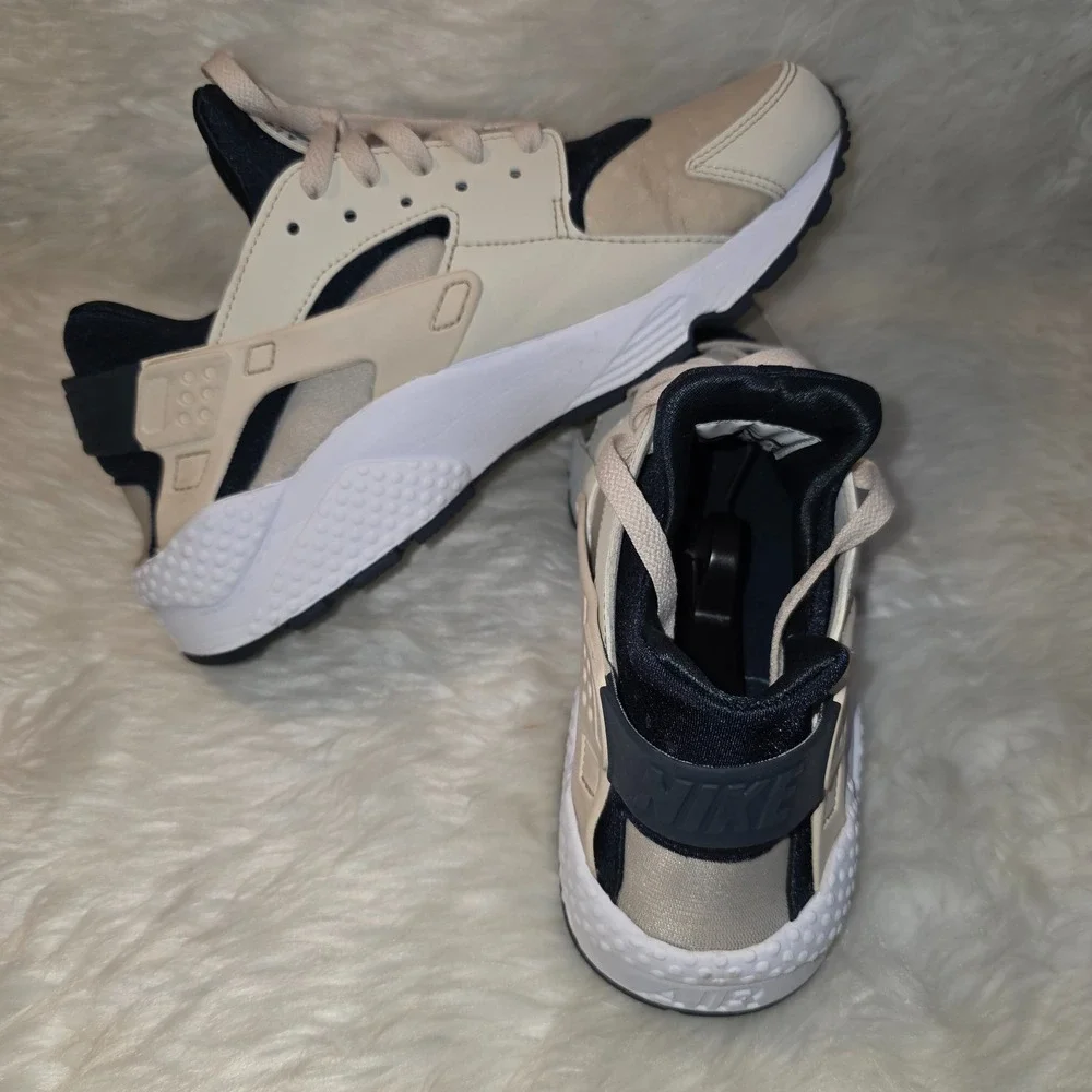 Size 9.5 - Nike Air Huarache Run Orewood Brown W - Picture 4 of 8